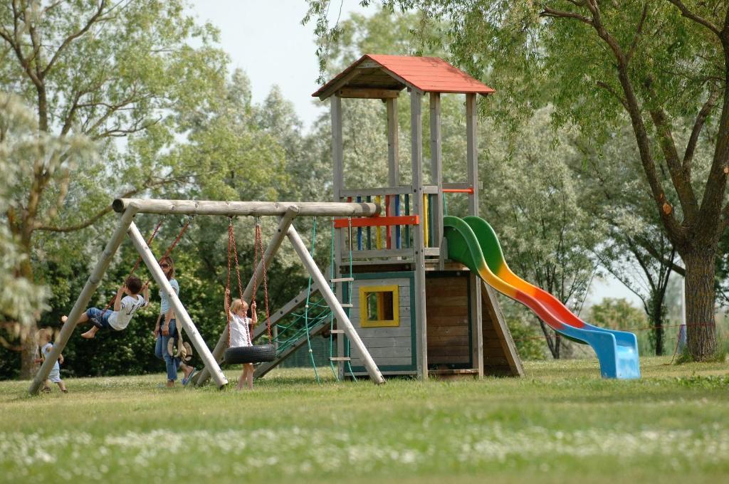 Hoteldorf Seepark Weiden Weiden am See Phòng bức ảnh